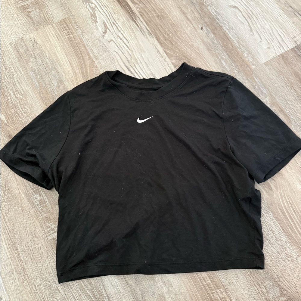 Nike Women's Black Short Sleeve Tee
